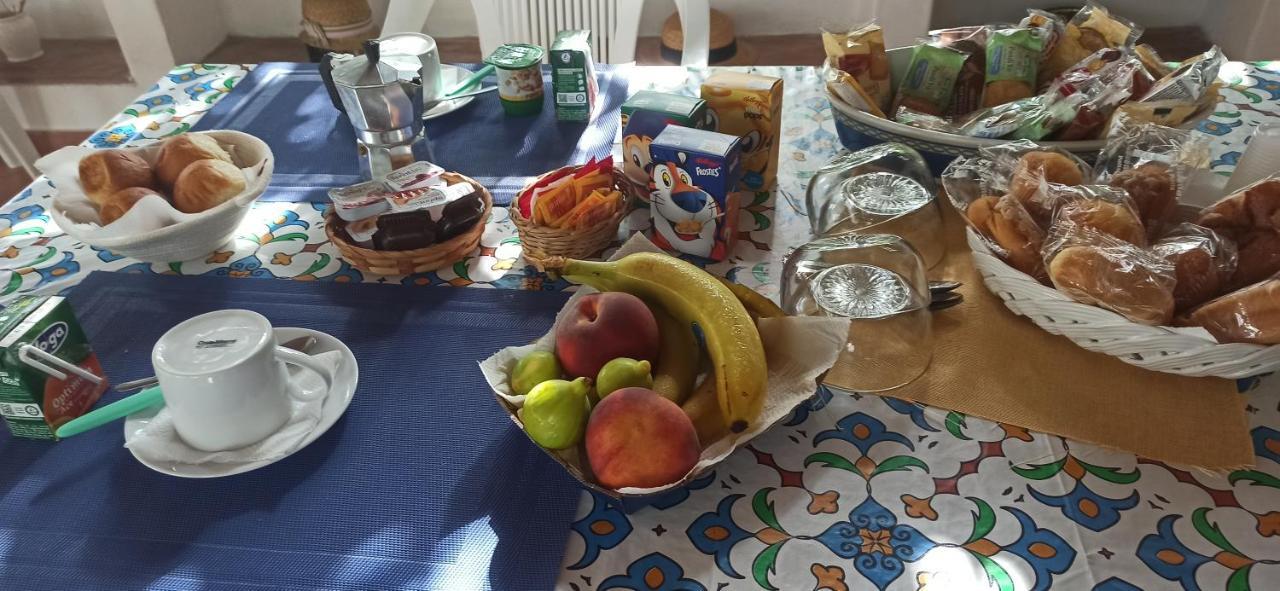 Alojamento de Acomodação e Pequeno-almoço Dei Fiori Capri